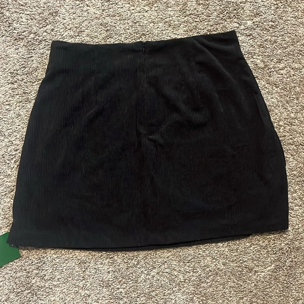 Halara High Waisted Invisible Zipper 2-in-1 A Line Mini Corduroy Black Skirt Med
